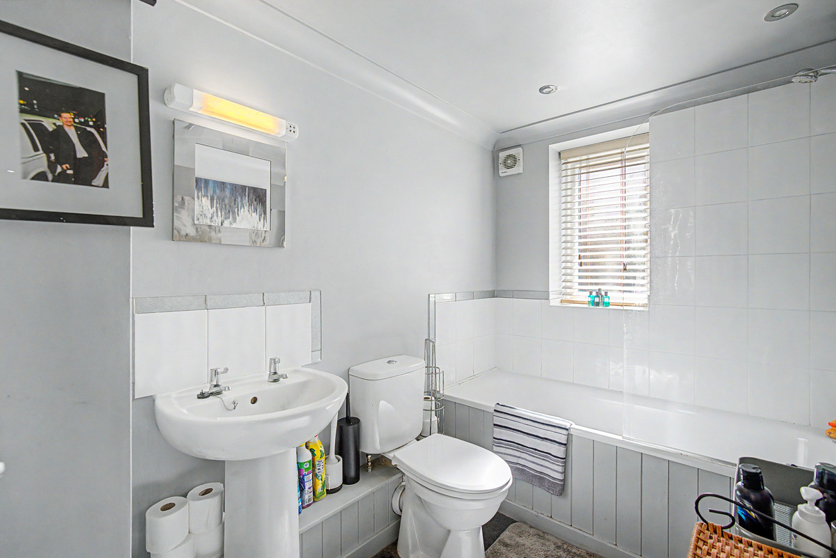 Hollins Lane, Harrogate, HG3, photo 12