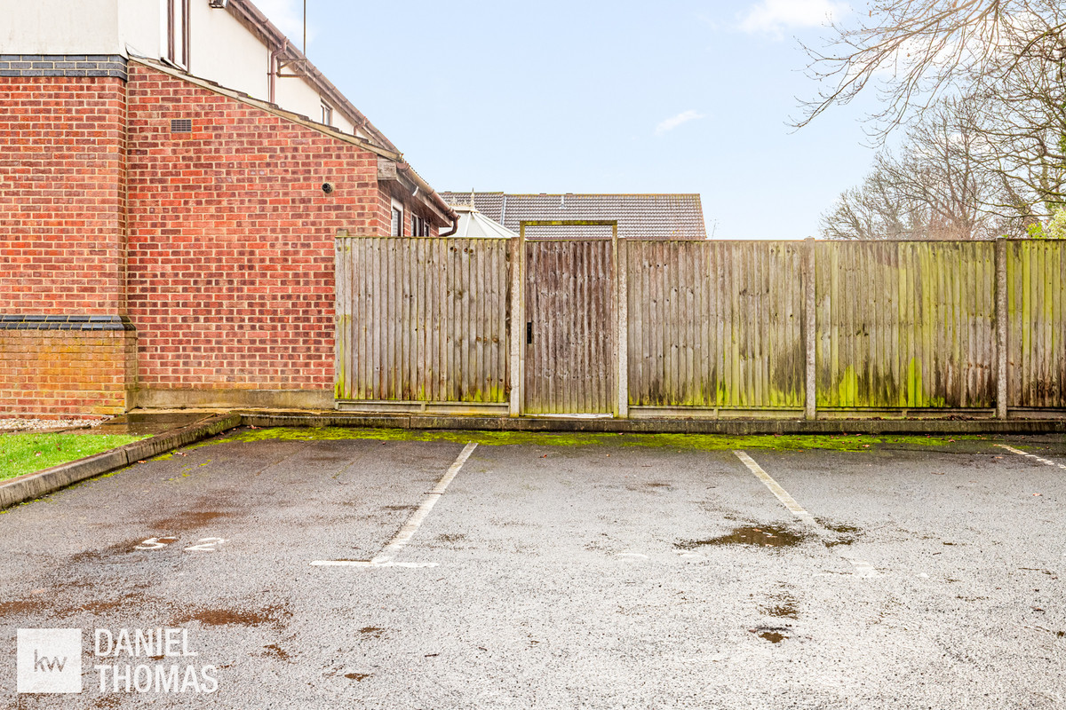 DANIEL THOMAS | Lamplighters Close, Waltham Abbey, EN9, photo 16