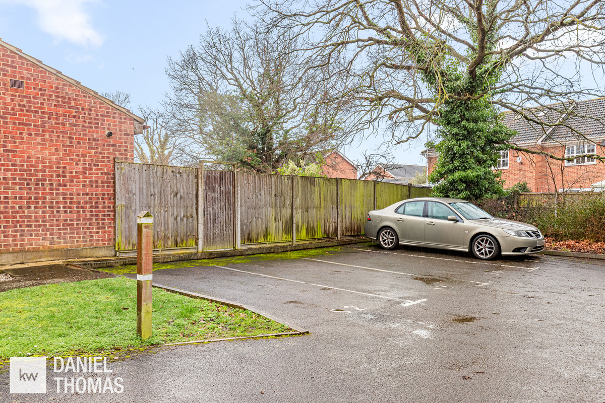 DANIEL THOMAS | Lamplighters Close, Waltham Abbey, EN9, photo 17
