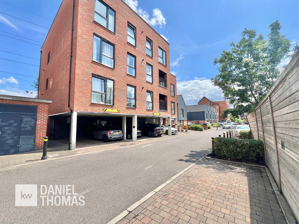 Waterfront Court Hazlemere Marina, Waltham Abbey, EN9, photo 15