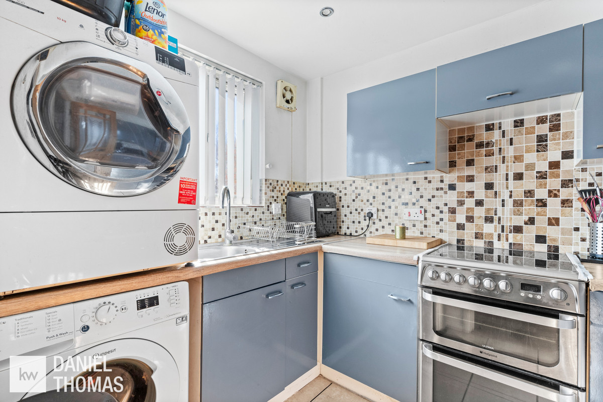 DANIEL THOMAS | Windsor Wood, Waltham Abbey, EN9 1LY, photo 8