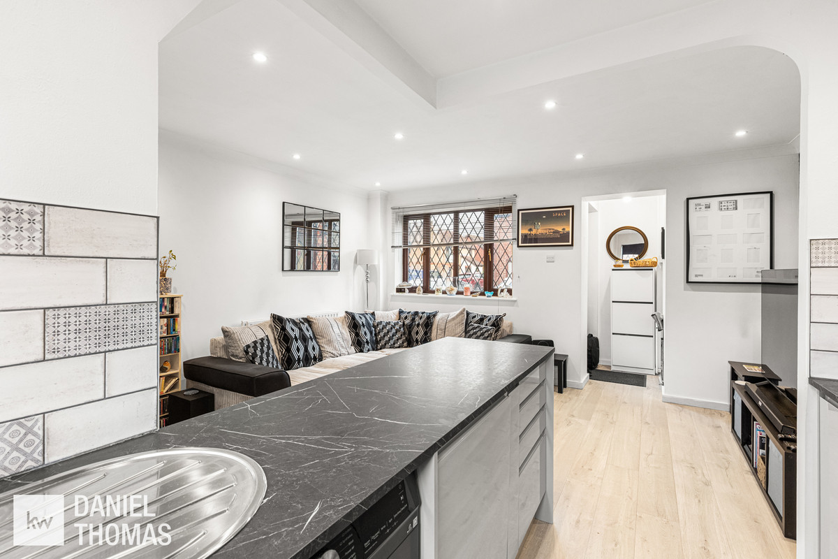 DANIEL THOMAS | Lamplighters Close, Waltham Abbey, EN9, photo 5