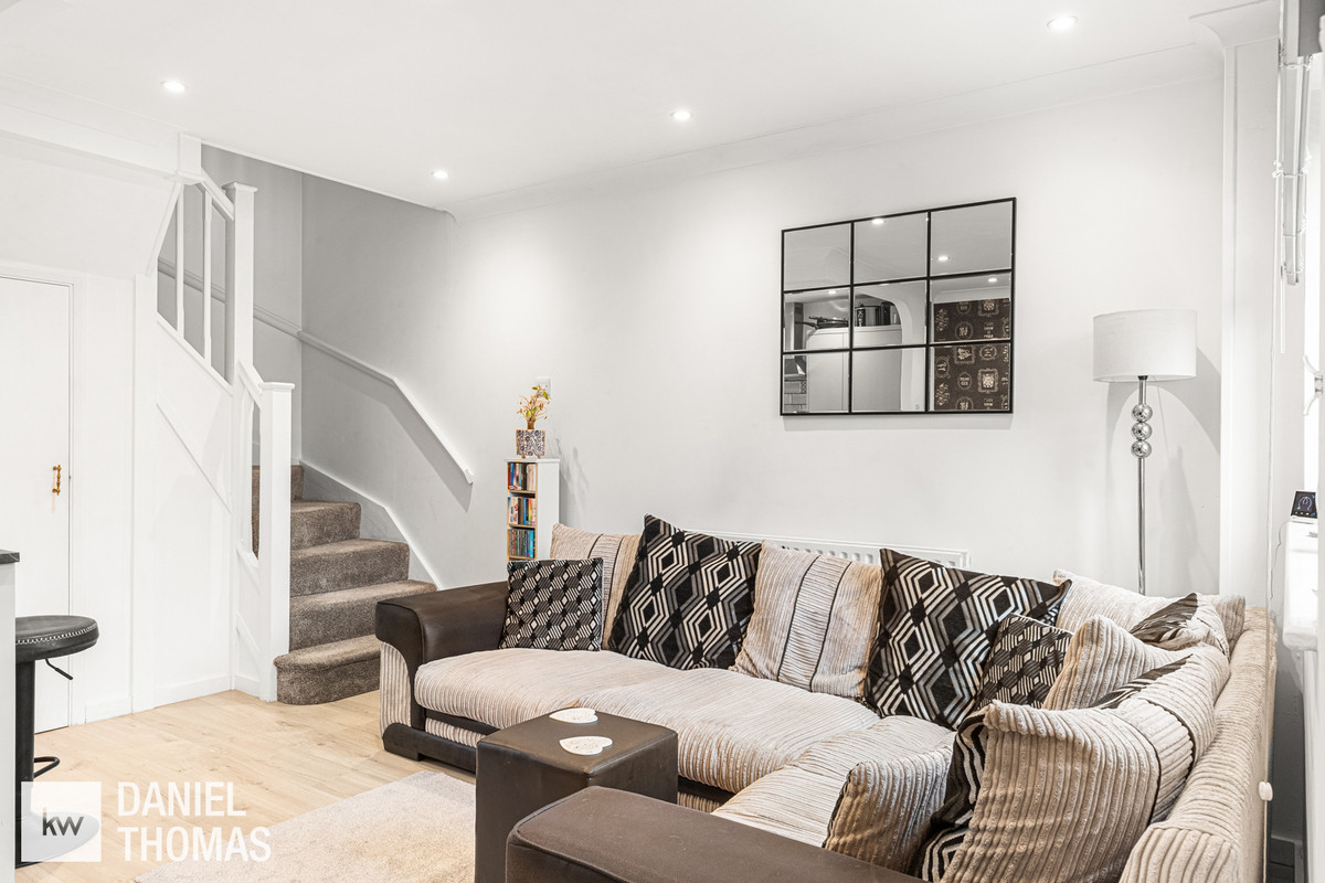 DANIEL THOMAS | Lamplighters Close, Waltham Abbey, EN9, photo 6
