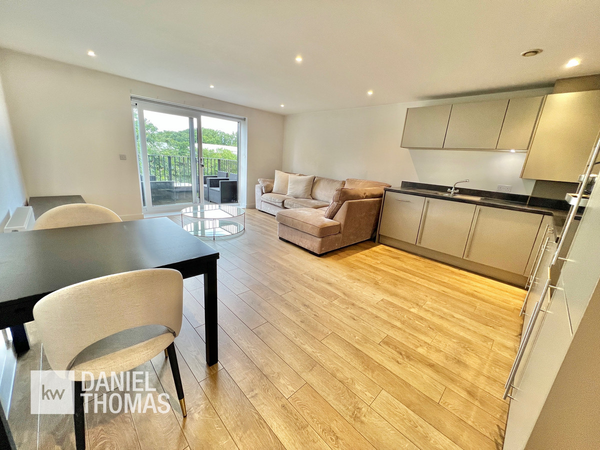 Waterfront Court Hazlemere Marina, Waltham Abbey, EN9, photo 2