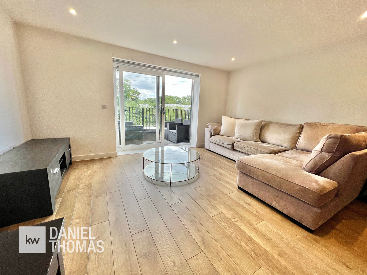Waterfront Court Hazlemere Marina, Waltham Abbey, EN9, photo 3
