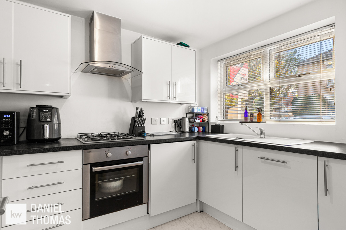 Queens Road, Waltham Cross, EN8, photo 3