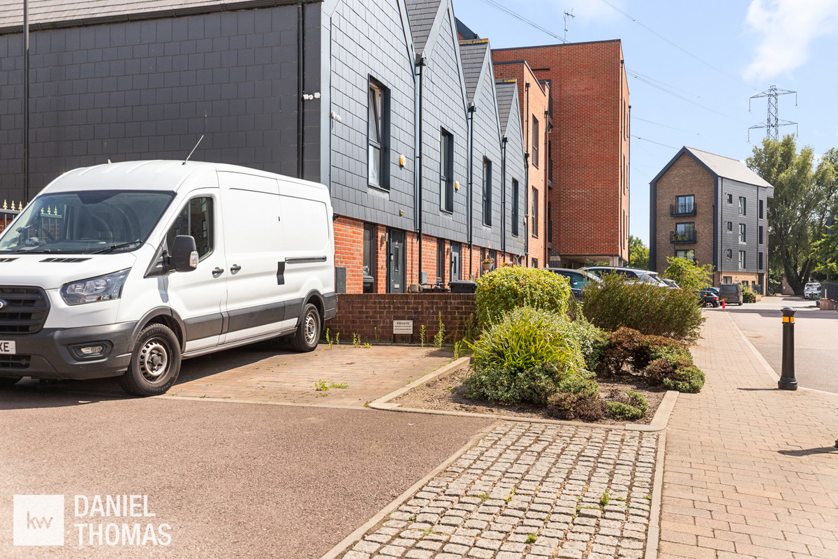 Hazlemere Marina, Waltham Abbey, EN9, photo 23