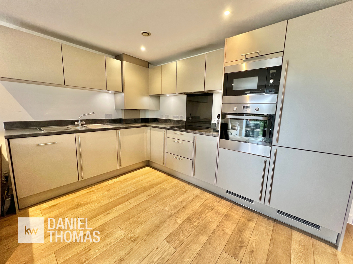 Waterfront Court Hazlemere Marina, Waltham Abbey, EN9, photo 7