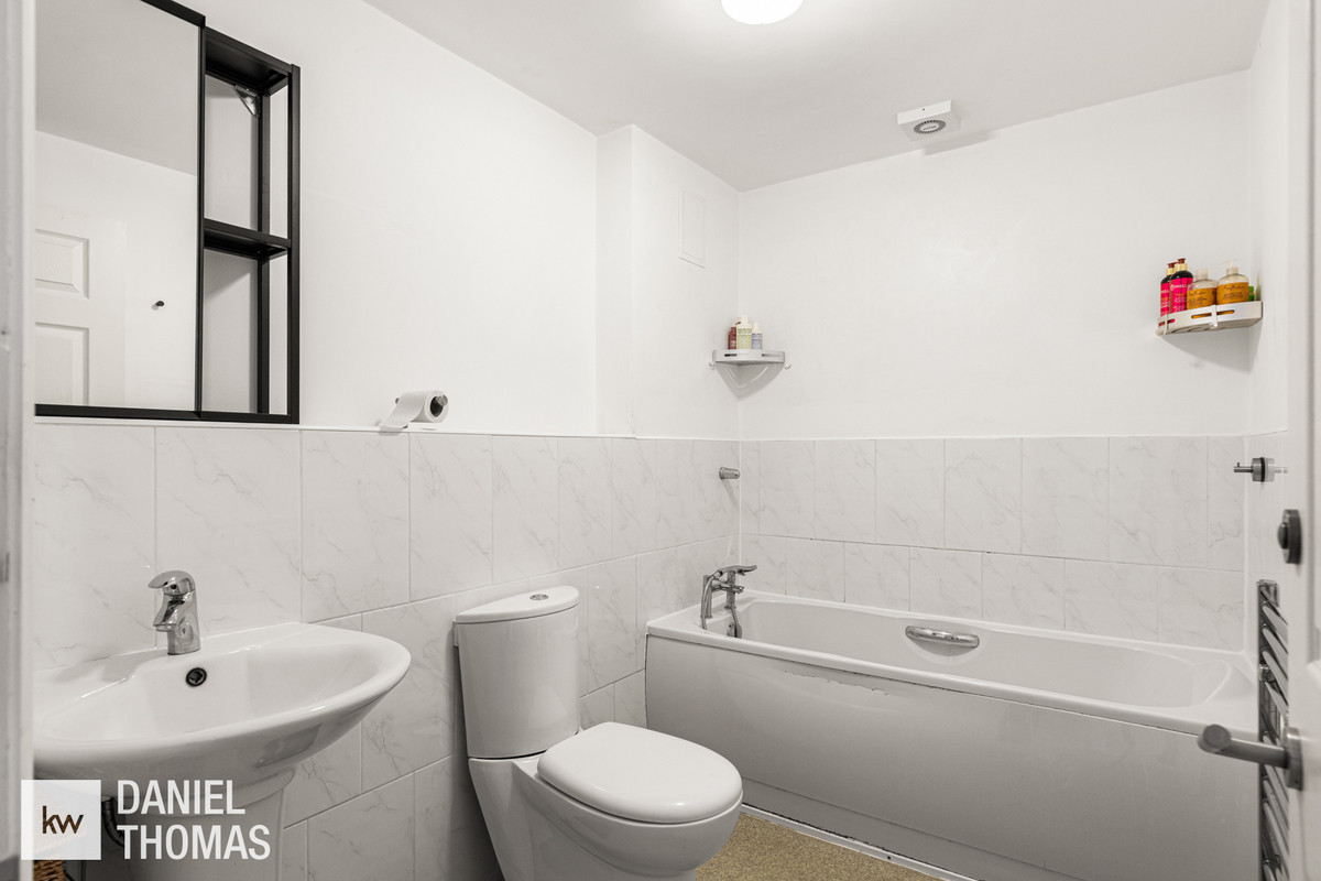 Queens Road, Waltham Cross, EN8, photo 9