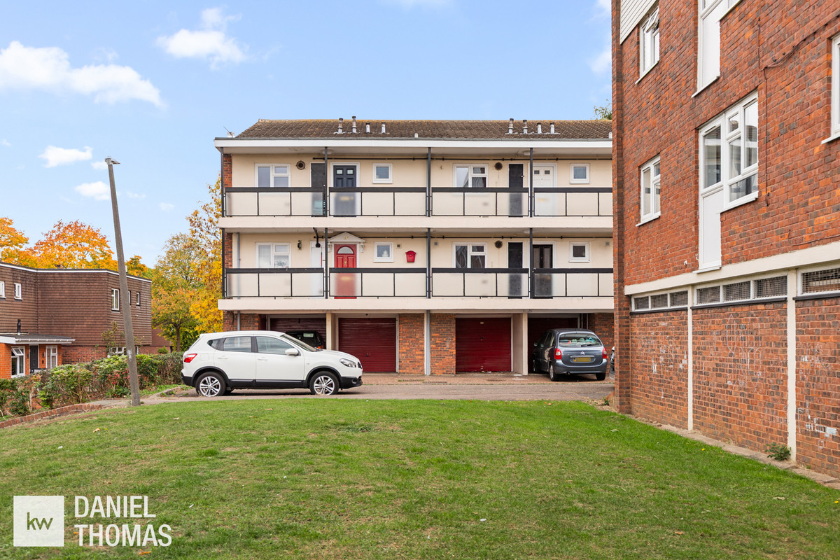 DANIEL THOMAS | Badburgham Court, Waltham Abbey, EN9