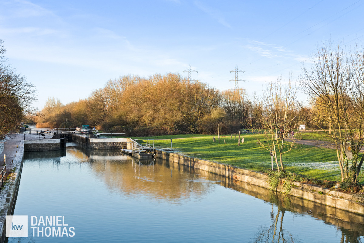 Waterfront Court Hazlemere Marina, Waltham Abbey, EN9, photo 19