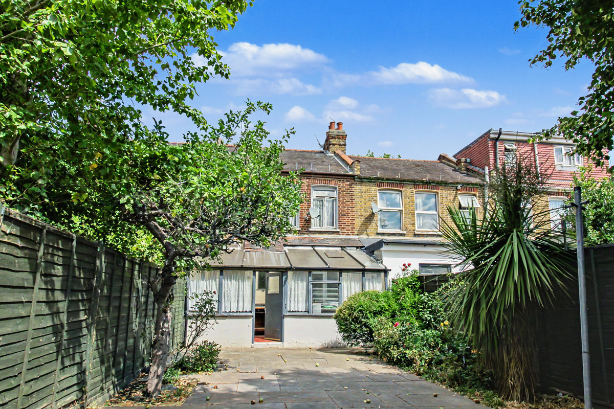 Lichfield Road, London, E6, photo 4