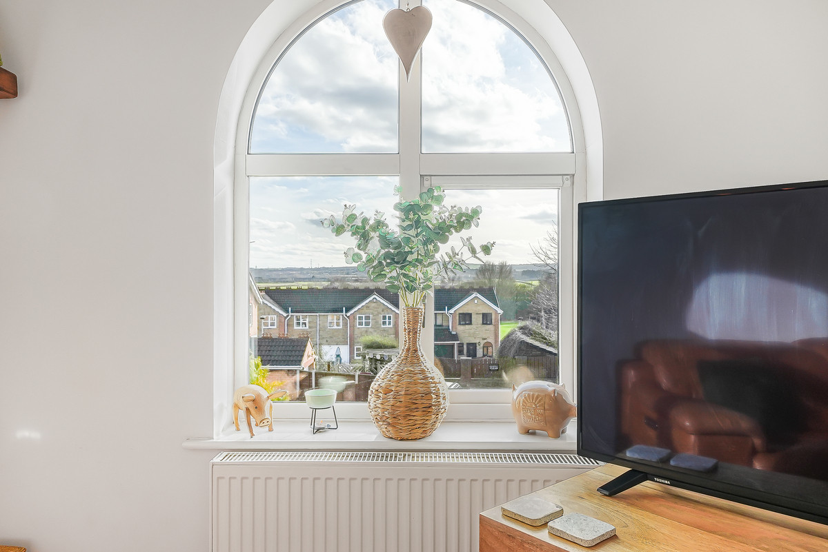Doveside Drive, Barnsley, S73, photo 3