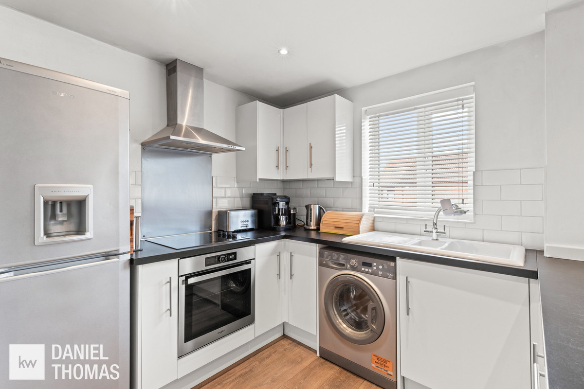 DANIEL THOMAS | Ashleigh Court, Waltham Abbey, EN9 3AG, photo 5