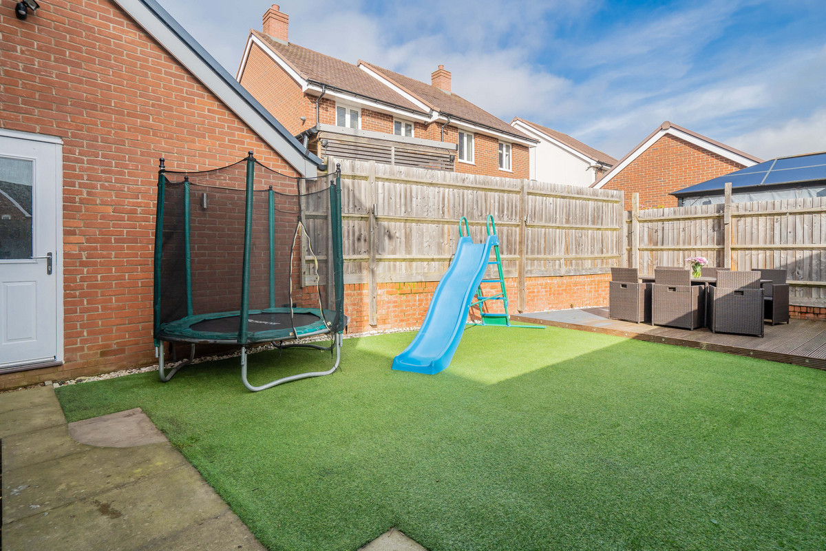 Trinidad Grove, Milton Keynes, MK3, photo 9