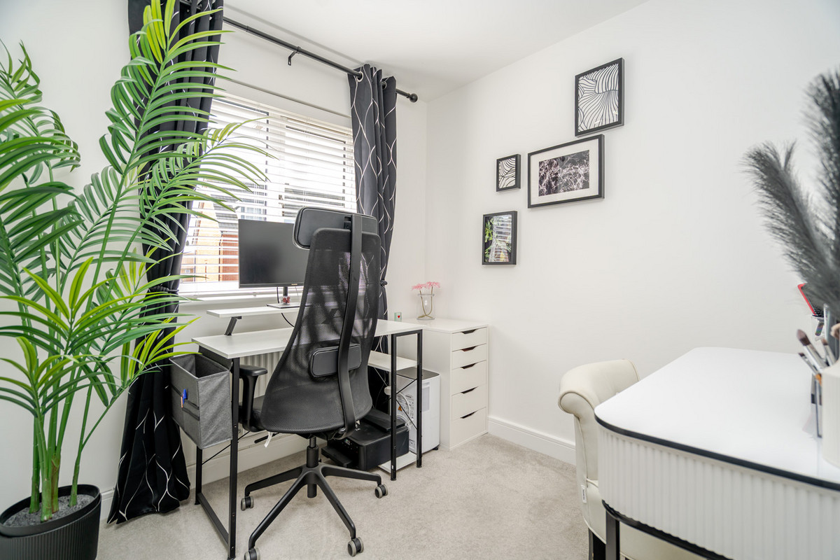 Ramsay Drive, Leighton Buzzard, LU7, photo 31