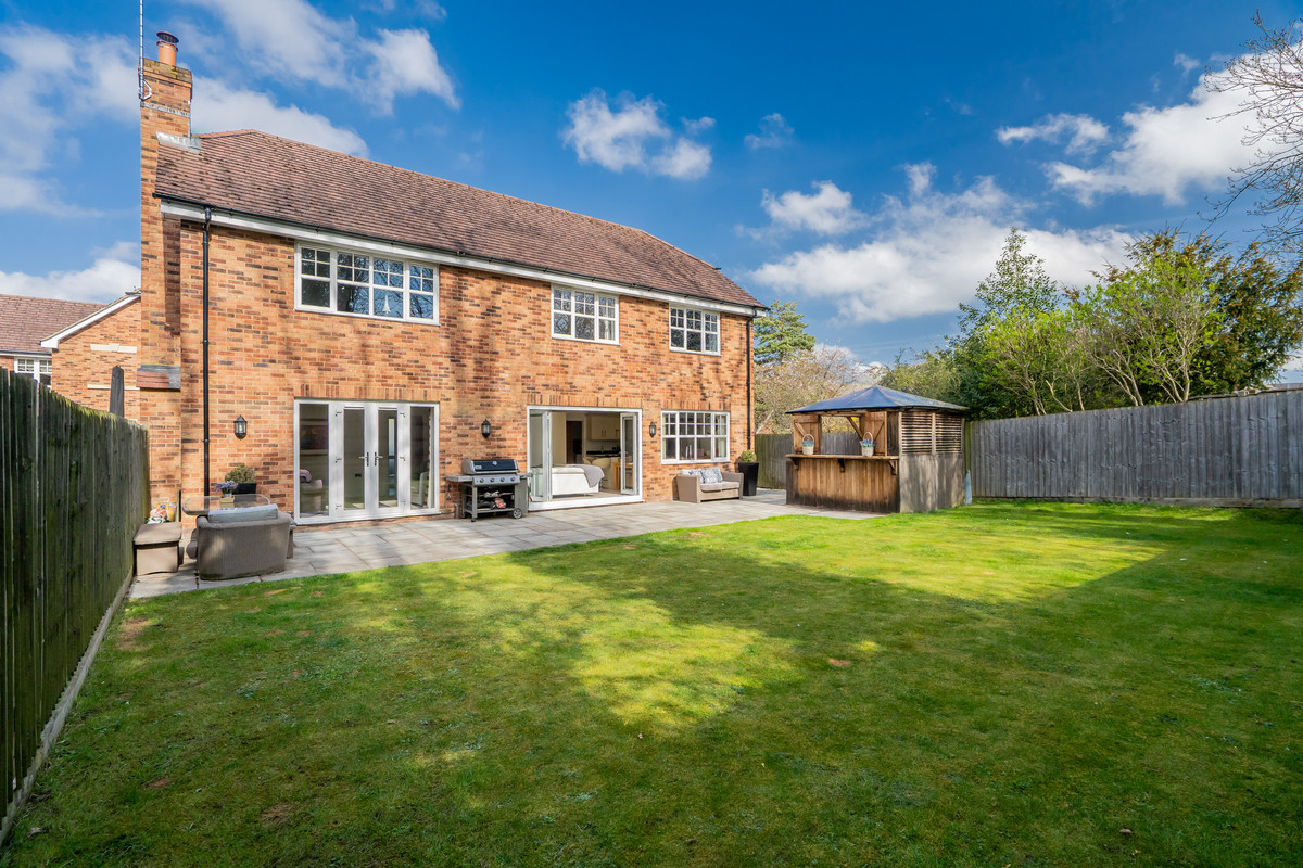 Cedar Court, Newport Pagnell, Milton Keynes MK14, photo 13