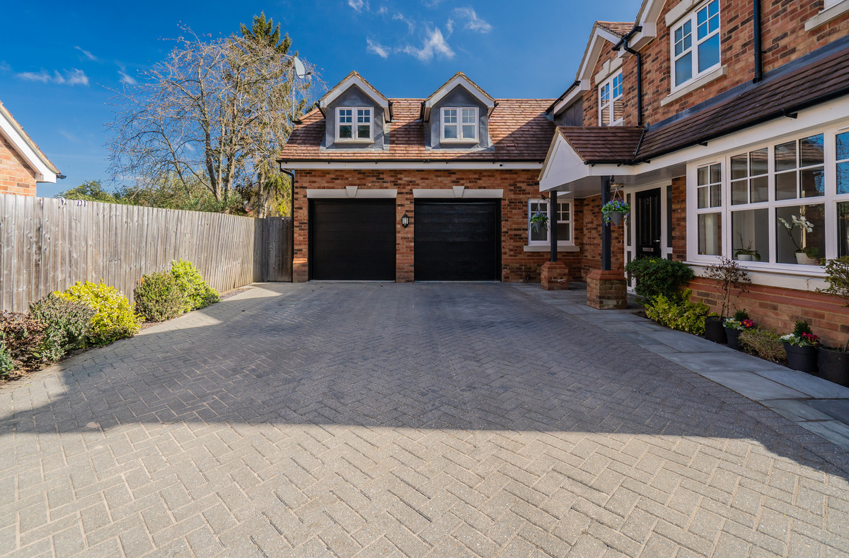 Cedar Court, Newport Pagnell, Milton Keynes MK14, photo 37