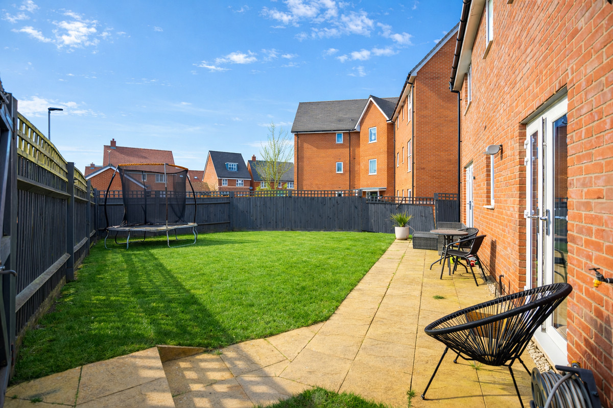 Galapagos Grove, Newton Leys, Milton Keynes, MK3, photo 16