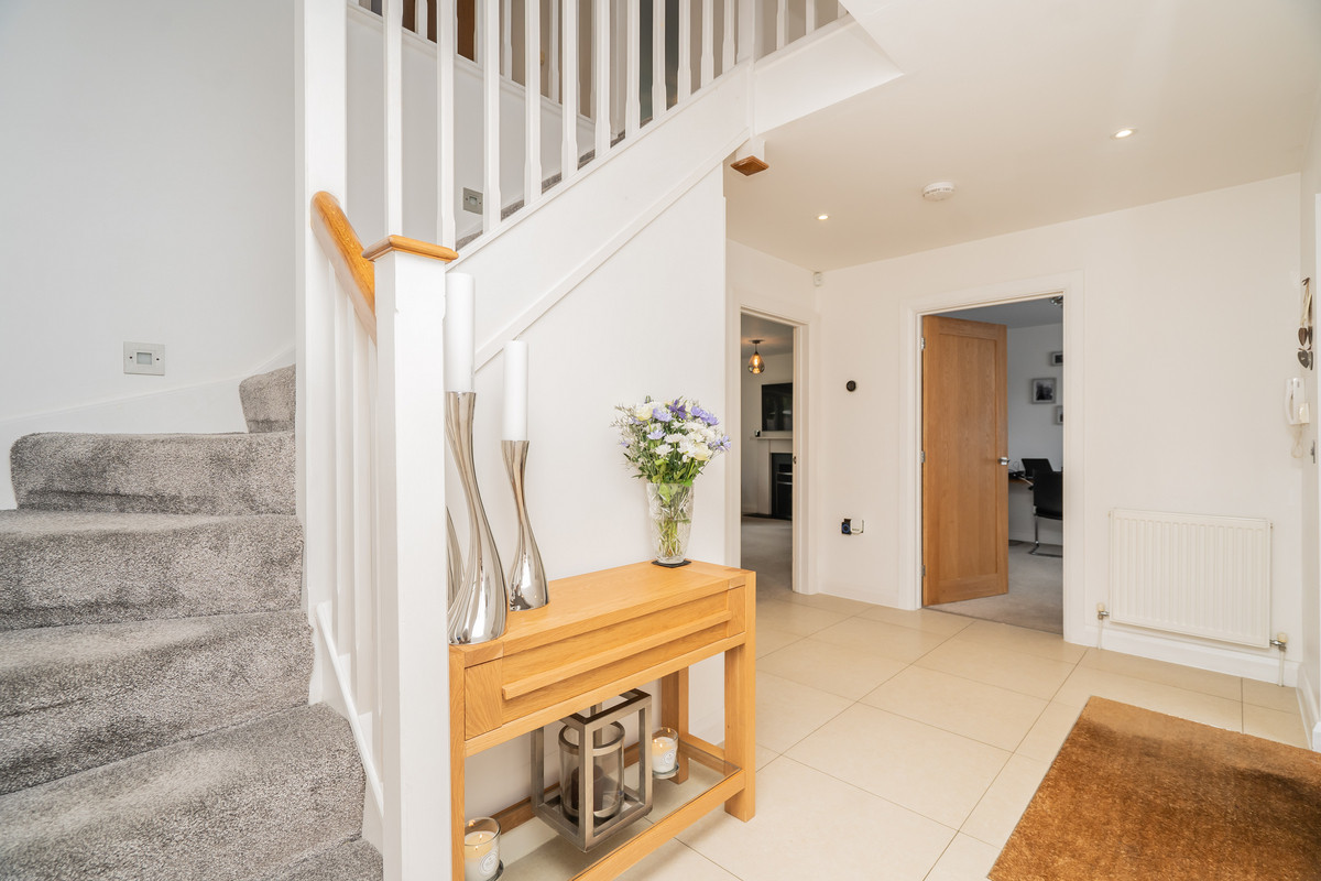 Cedar Court, Newport Pagnell, Milton Keynes MK14, photo 16