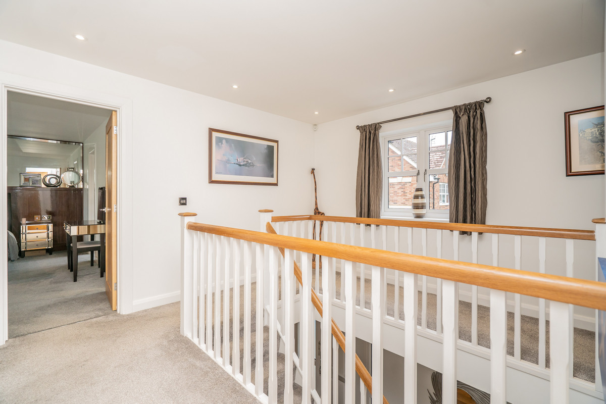 Cedar Court, Newport Pagnell, Milton Keynes MK14, photo 20