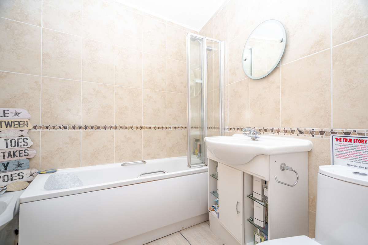 Soulbury Road, Linslade, LU7, photo 6