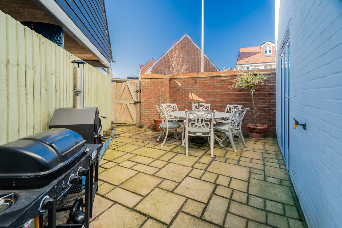 Bonaire Grange, Newton Leys, Milton Keynes, MK3, photo 13