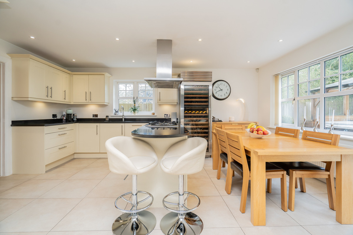 Cedar Court, Newport Pagnell, Milton Keynes MK14, photo 4