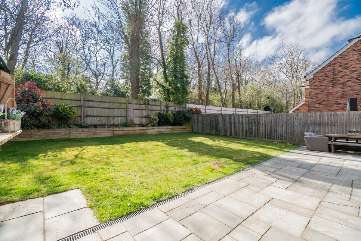 Cedar Court, Newport Pagnell, Milton Keynes MK14, photo 9