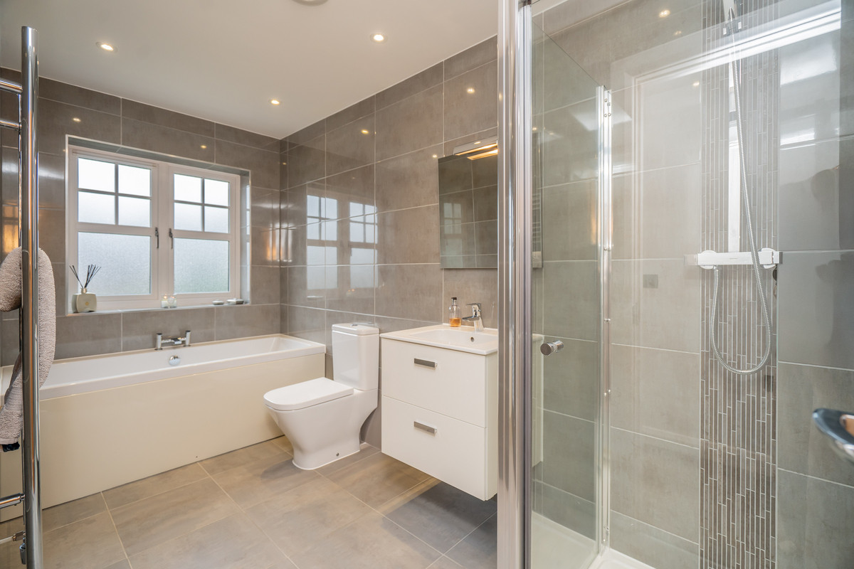 Cedar Court, Newport Pagnell, Milton Keynes MK14, photo 33
