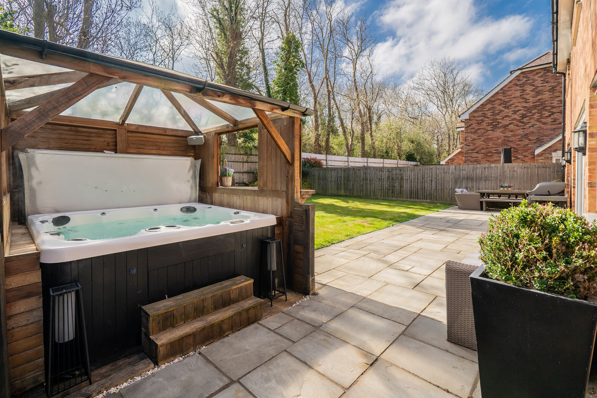 Cedar Court, Newport Pagnell, Milton Keynes MK14, photo 10