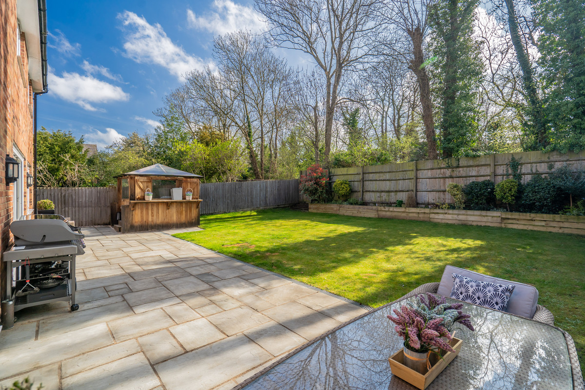 Cedar Court, Newport Pagnell, Milton Keynes MK14, photo 12