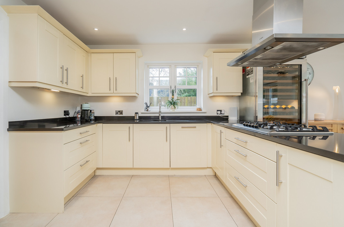 Cedar Court, Newport Pagnell, Milton Keynes MK14, photo 5