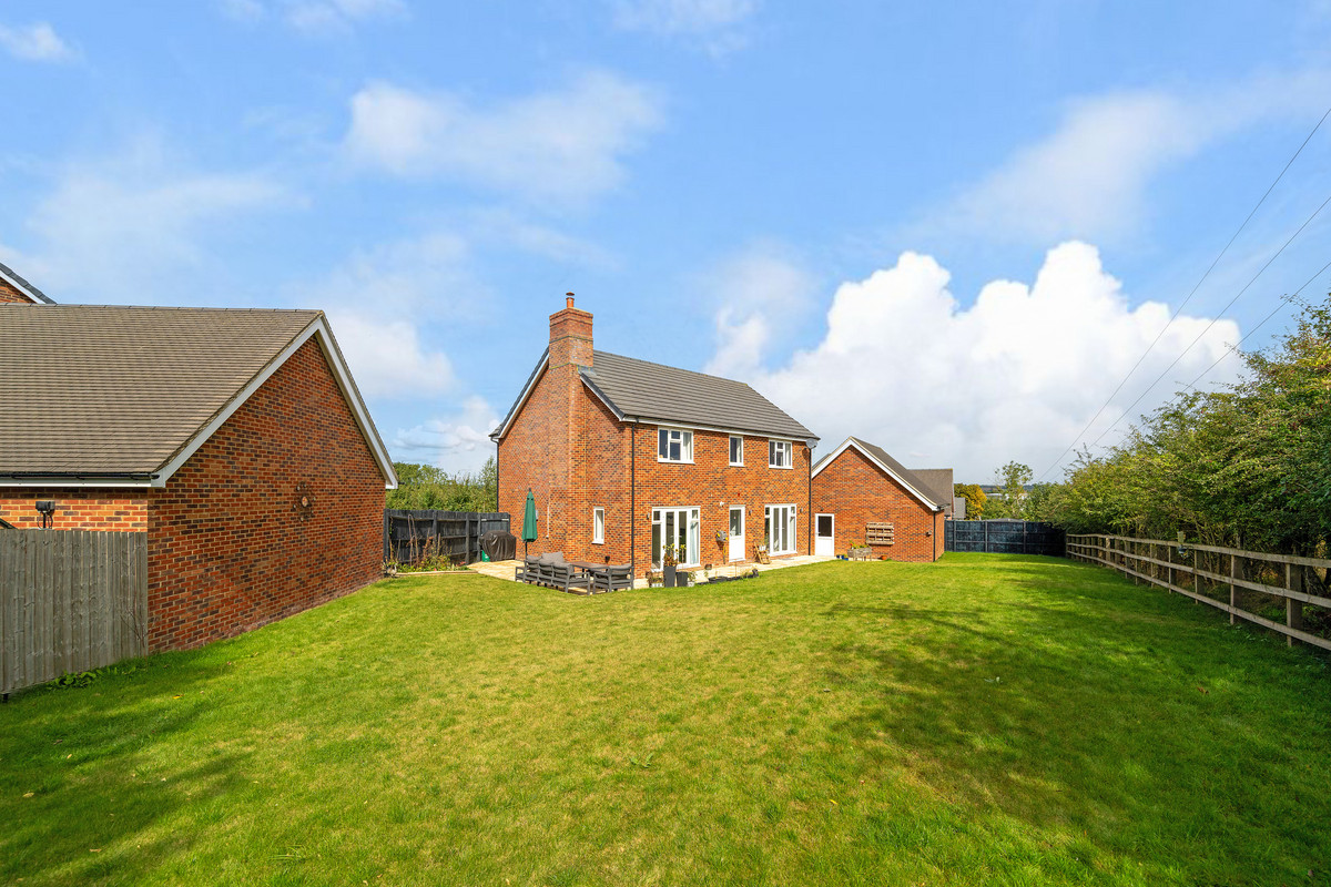 Cruickshank Mead, Leighton Buzzard, LU7, photo 2