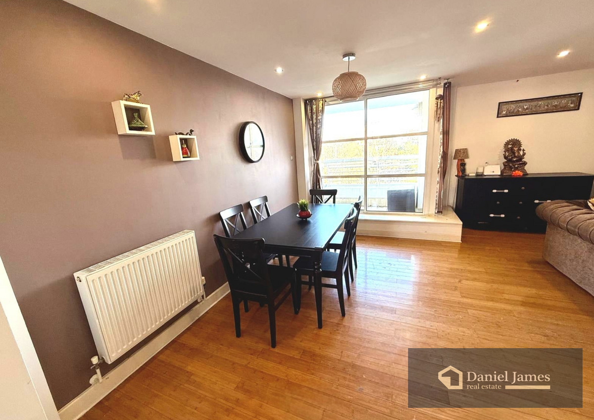 Barrier Point Road, London, E16, photo 4