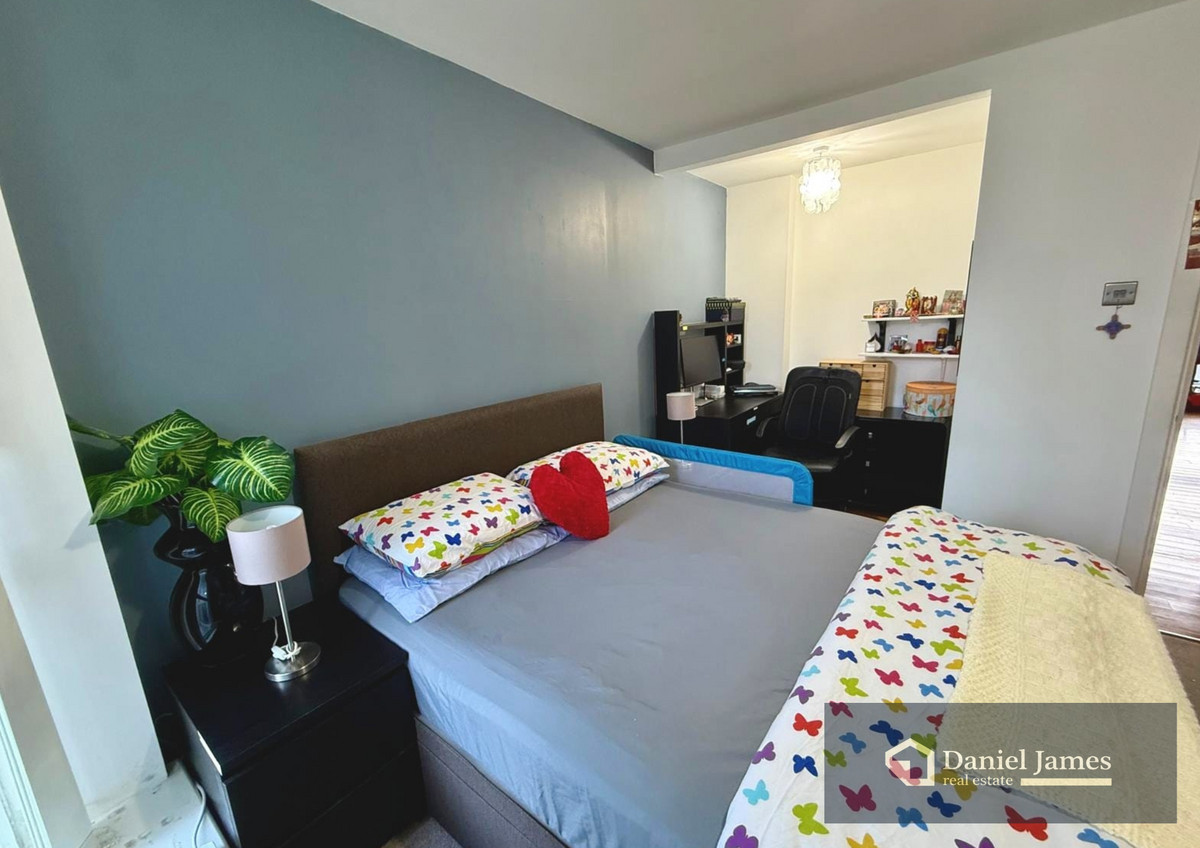 Barrier Point Road, London, E16, photo 7