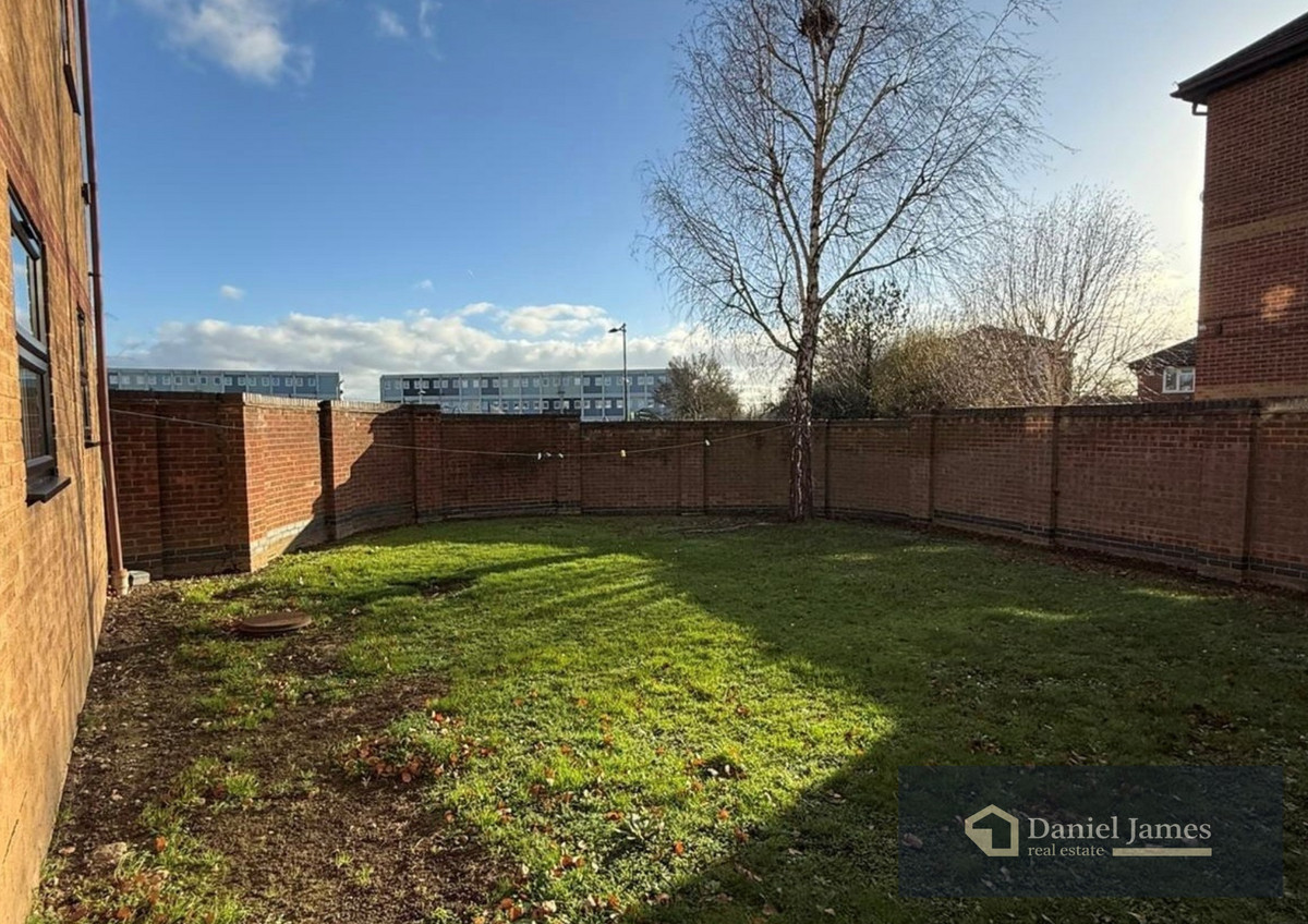 Manford Way, Chigwell, IG7, photo 8