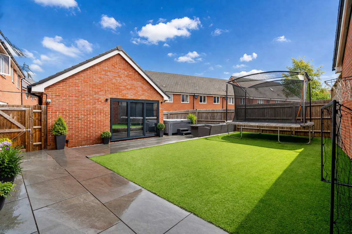 Willis Street Newton Leys, Milton Keynes, MK3, photo 2