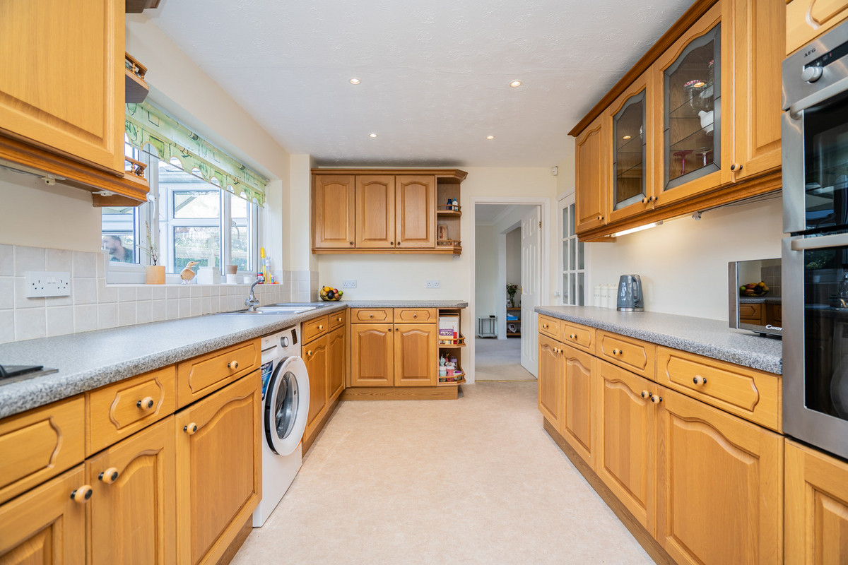 Whalley Drive, Bletchley, Milton Keynes, MK3, photo 2