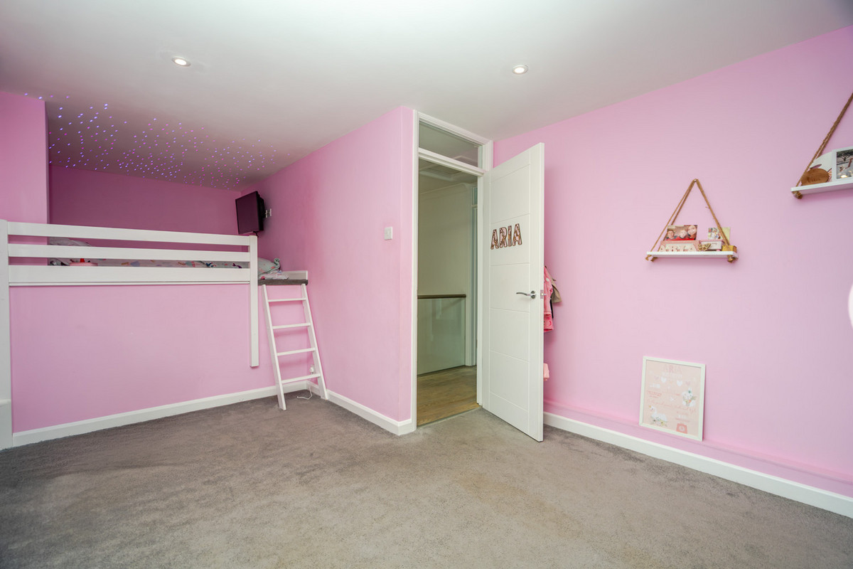 Church Hill, Aspley Guise MK17, photo 34