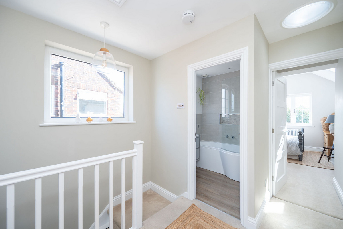Hill Mead, Horsham, RH12, photo 27