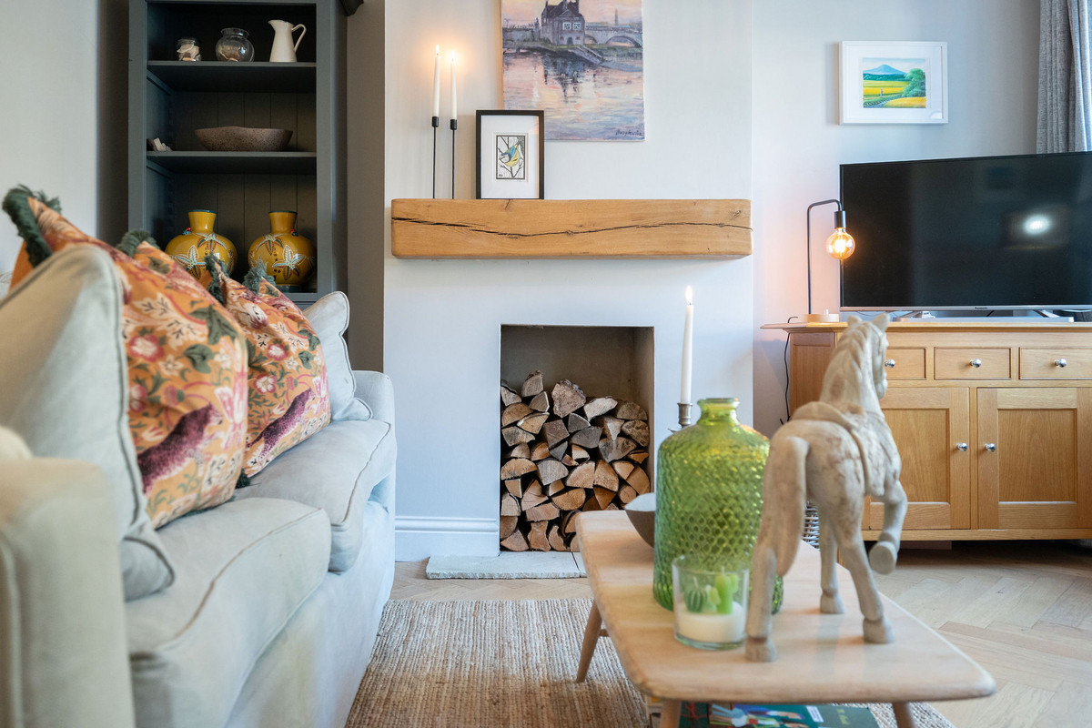 Hill Mead, Horsham, RH12, photo 11