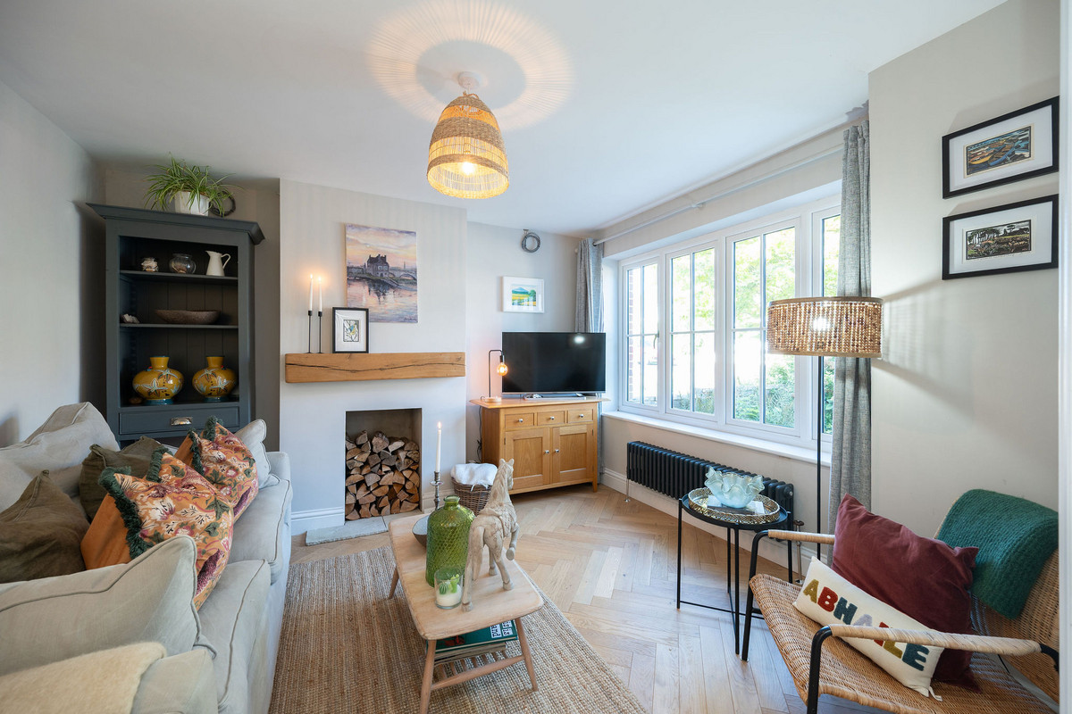 Hill Mead, Horsham, RH12, photo 12