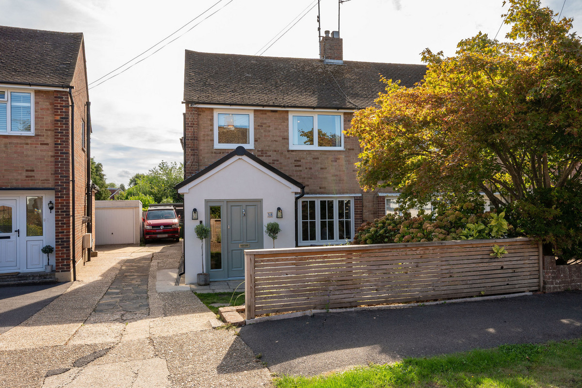 Hill Mead, Horsham, RH12, photo 2