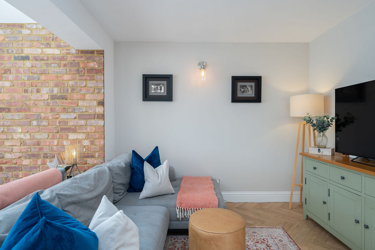 Hill Mead, Horsham, RH12, photo 15