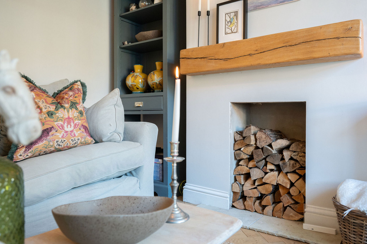 Hill Mead, Horsham, RH12, photo 13