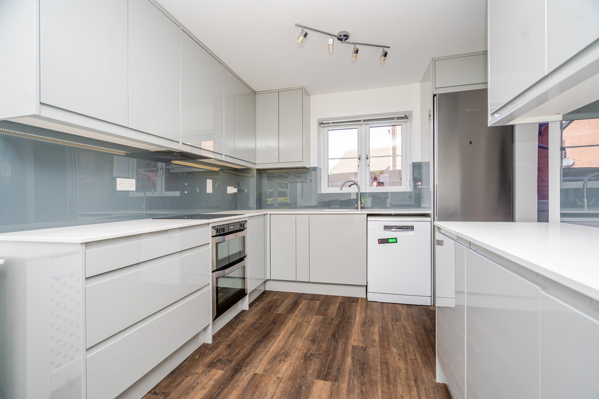 Upper Wood Close, Shenley Brook End, Milton Keynes, MK5, photo 8