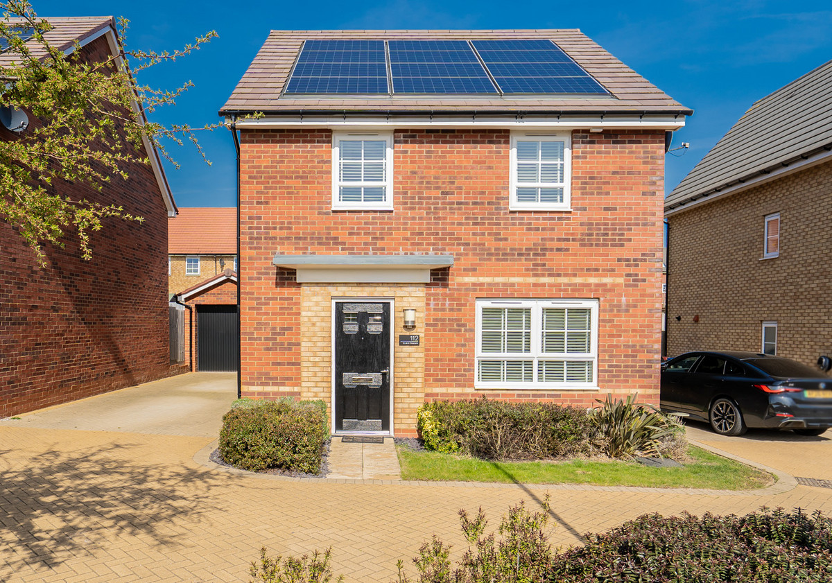 Cicero Crescent, Fairfields, Milton Keynes, MK11
