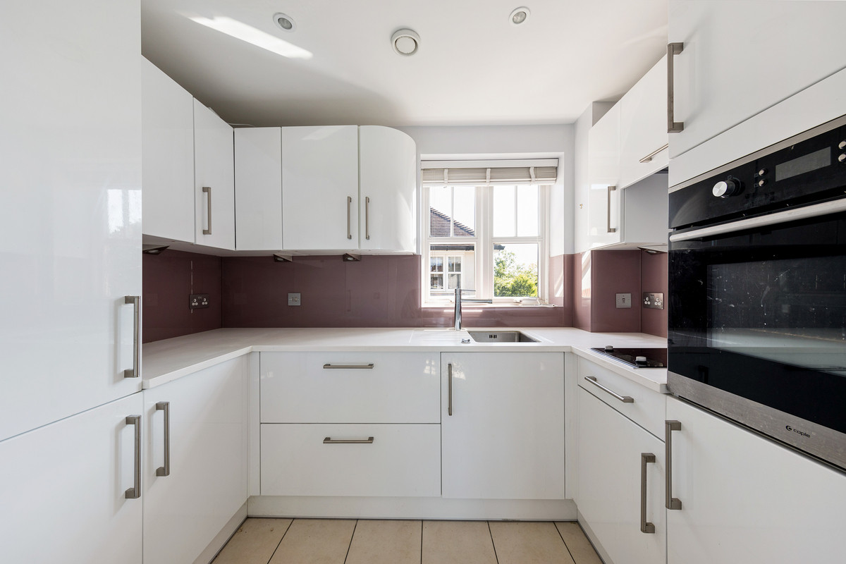 Stewart Court, Epping, CM16, photo 2