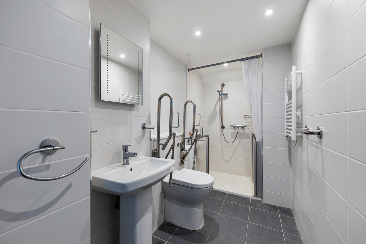 Stewart Court, Epping, CM16, photo 8